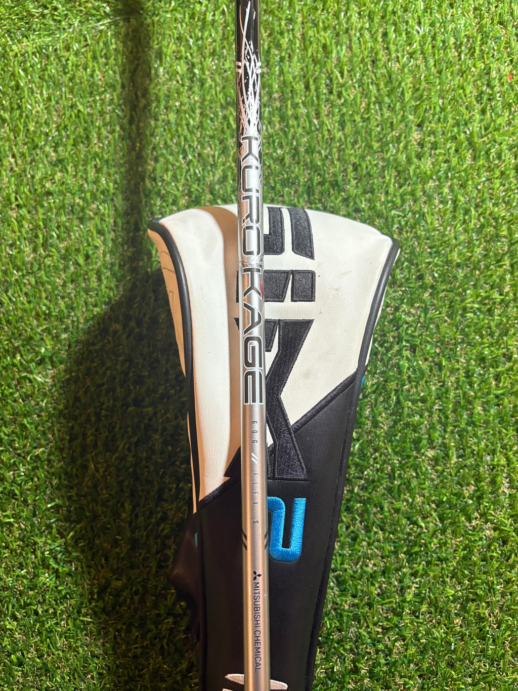 Golf Driver - TaylorMade SIM2 Max 10.5° Stiff Flex Kuro Kage 60g w/ HC