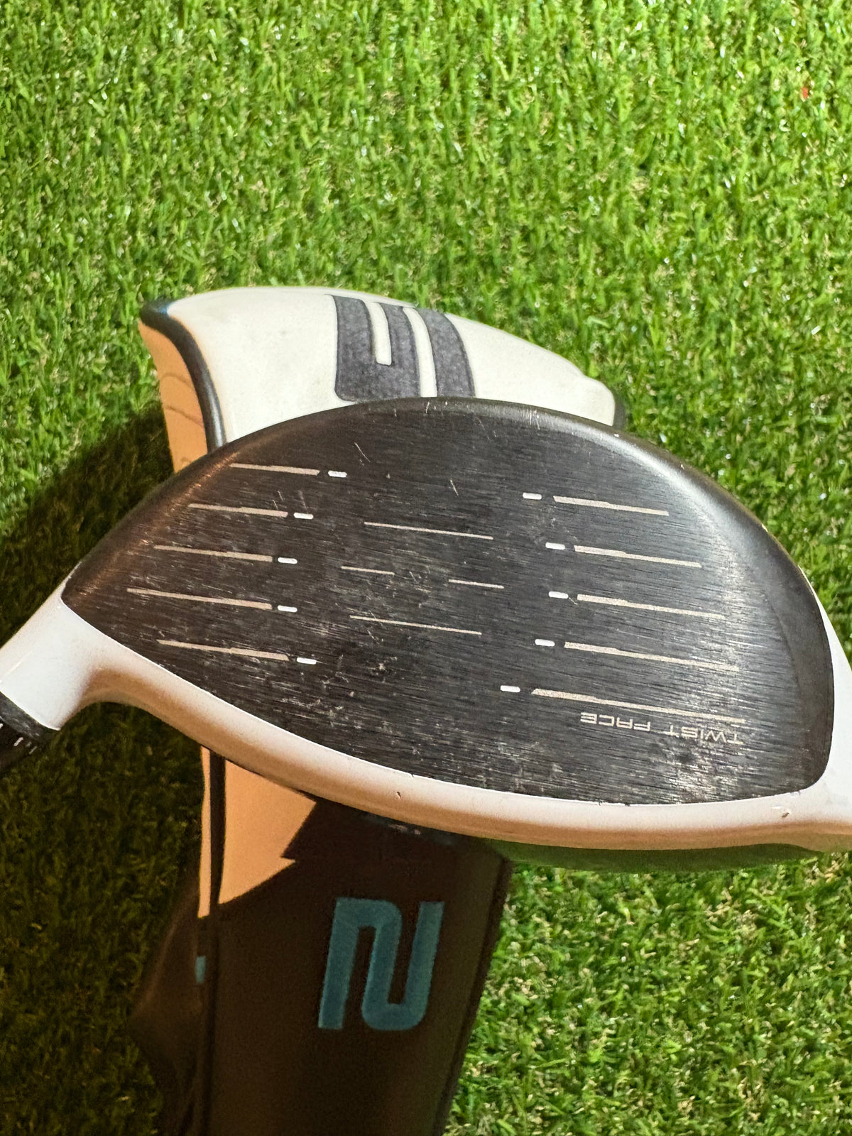 Golf Driver - TaylorMade SIM2 Max 10.5° Stiff Flex Kuro Kage 60g w/ HC