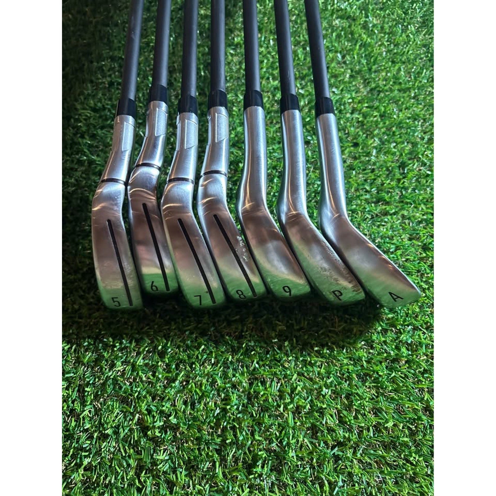 Iron Set - Left-Handed 2026 TaylorMade Qi Max 5-AW Regular Flex Graphite